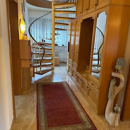 Oma,s Volle Huette Mühltal