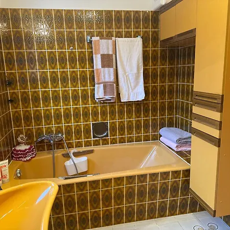 Oma,s Volle Huette Mühltal