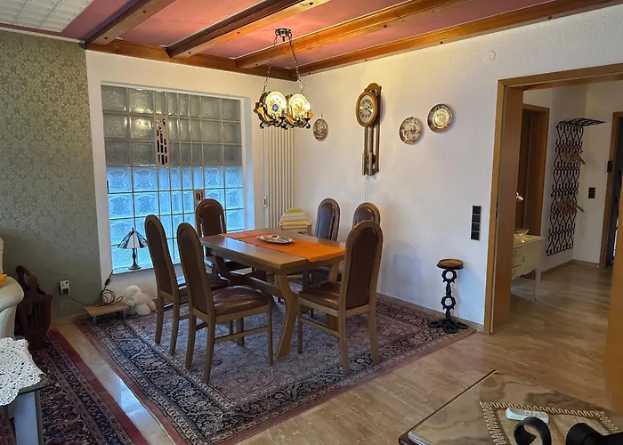 Oma,s Volle Huette *